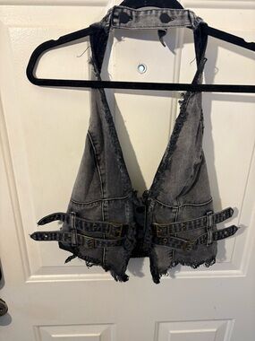 ROMWE Washed Black Distressed Denim Vest